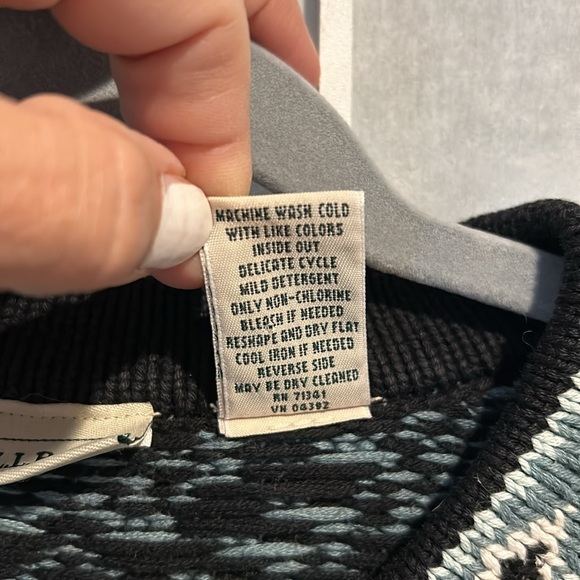 For the Slopes - LL Bean Trolian Sweater Sz L - Picture 4 of 6